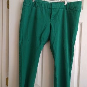 Green capri trousers